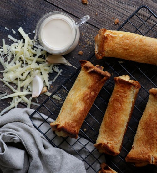 New Zealand Mainland Southland Cheese Rolls